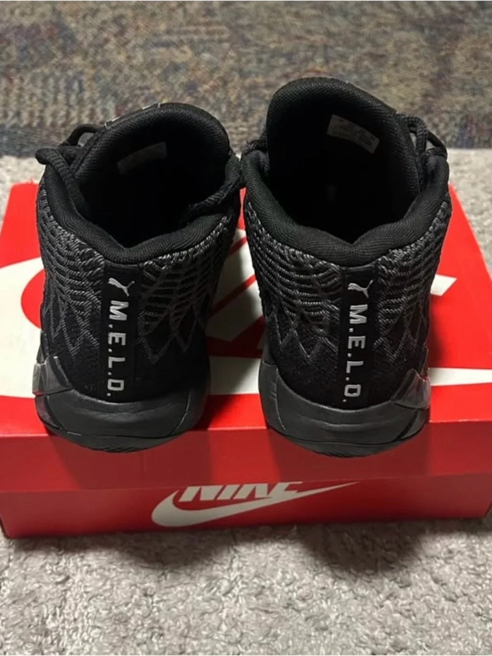 Nike Black Low-Top Athletic Sneakers with Subtle Gray Accents